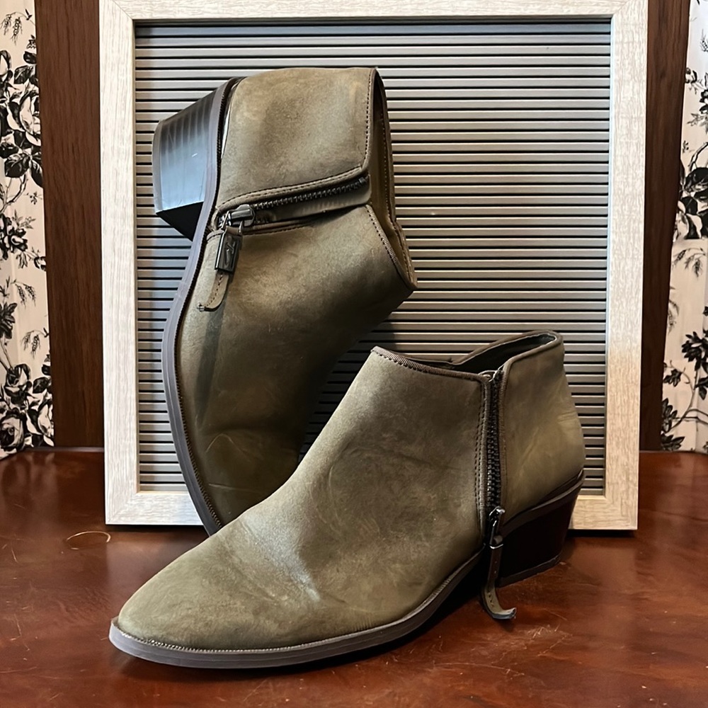 Sage green, Simply Vera Wang ankle boots. Size 8